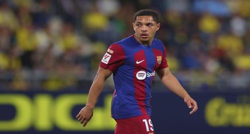 منافس الأهلي.. تقارير: بالميراس البرازيلي يبدأ محادثات ضم فيتور روكي لاعب برشلونة 